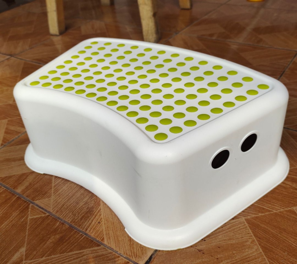 FORSIKTIG Step Stool Plastic Safety Children Foot Stool Bath Seat IKEA / Bangku Kecil Anak FORSIKTIG Step Stool Plastic Safety Children Foot Stool Bath Seat IKEA / Bangku Kecil Anak